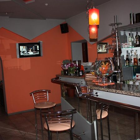 Hotel Gostynnyi Dvir Bucha Εξωτερικό φωτογραφία