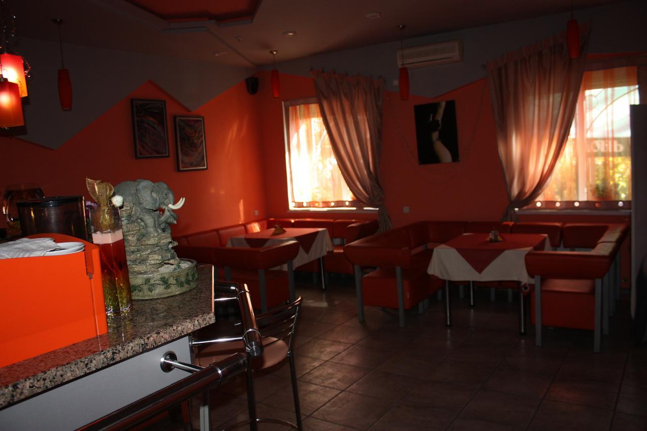 Hotel Gostynnyi Dvir Bucha Εξωτερικό φωτογραφία
