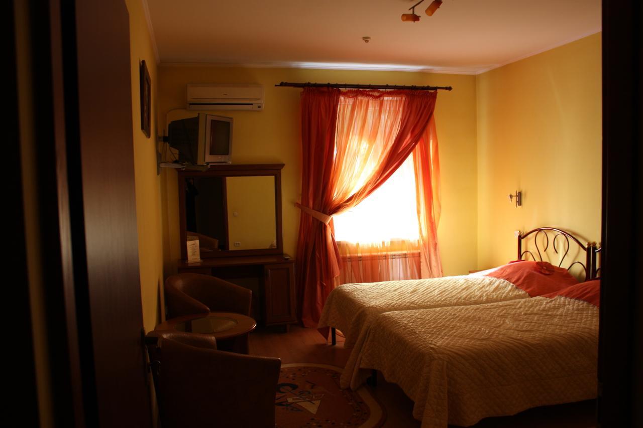 Hotel Gostynnyi Dvir Bucha Δωμάτιο φωτογραφία