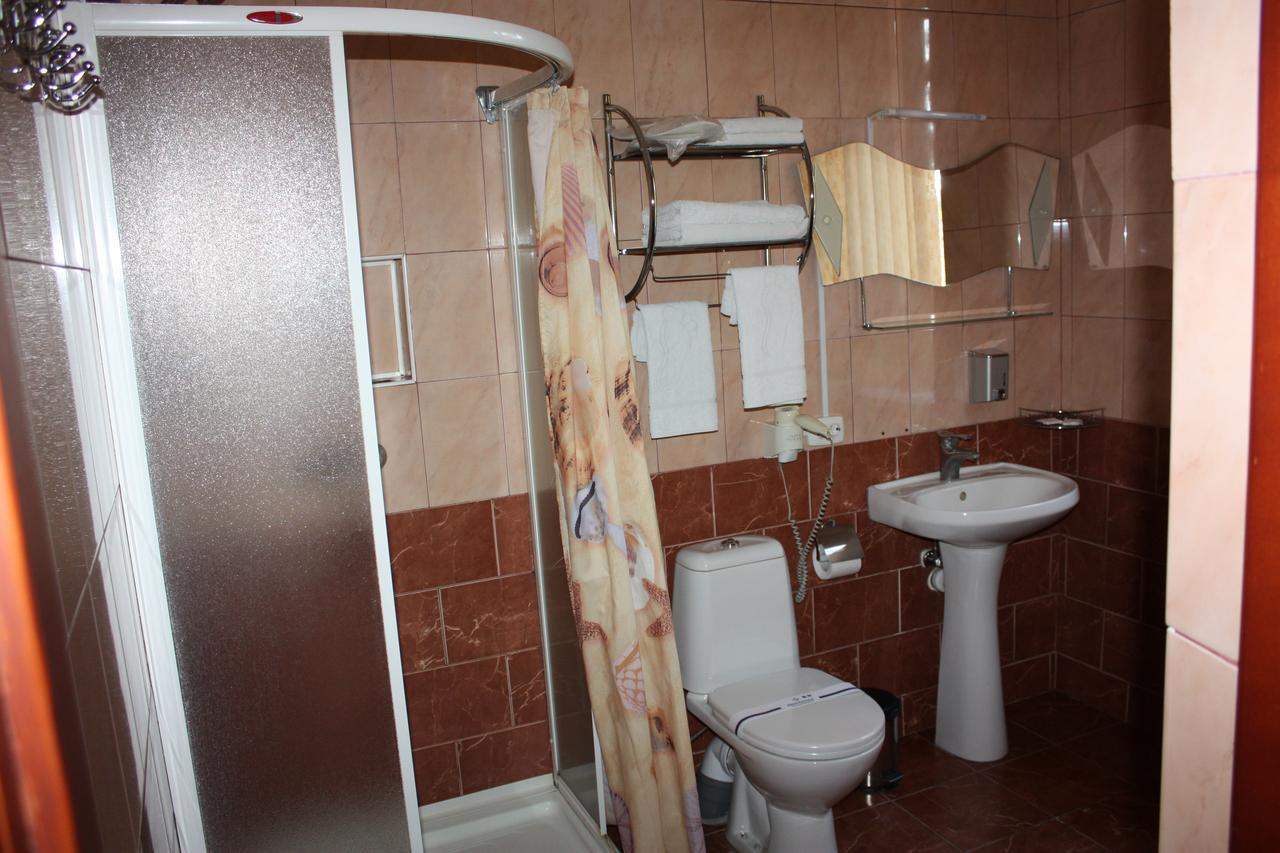 Hotel Gostynnyi Dvir Bucha Δωμάτιο φωτογραφία